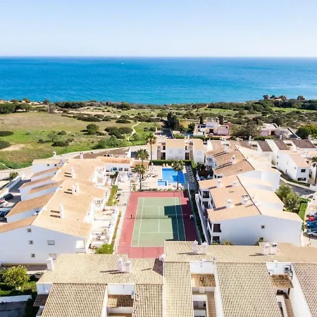 Nidio - Great Location *