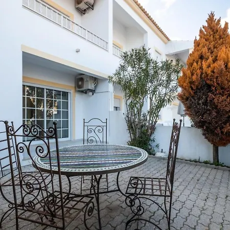 Nidio - Great Location Holiday home